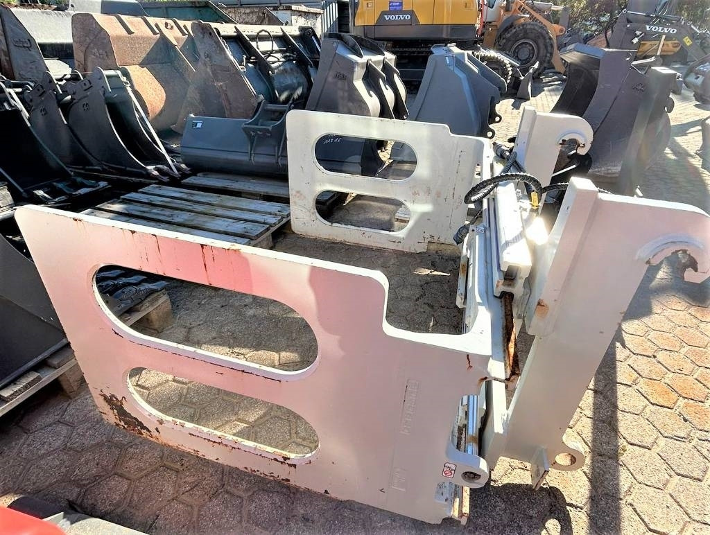 Cascade 18J-BCB-Ballenklammer für Radlader - Pinza de manipulación para Maquinaria de construcción: foto 2 Cascade 18J-BCB-Ballenklammer für Radlader - Pinza de manipulación para Maquinaria de construcción: foto 2