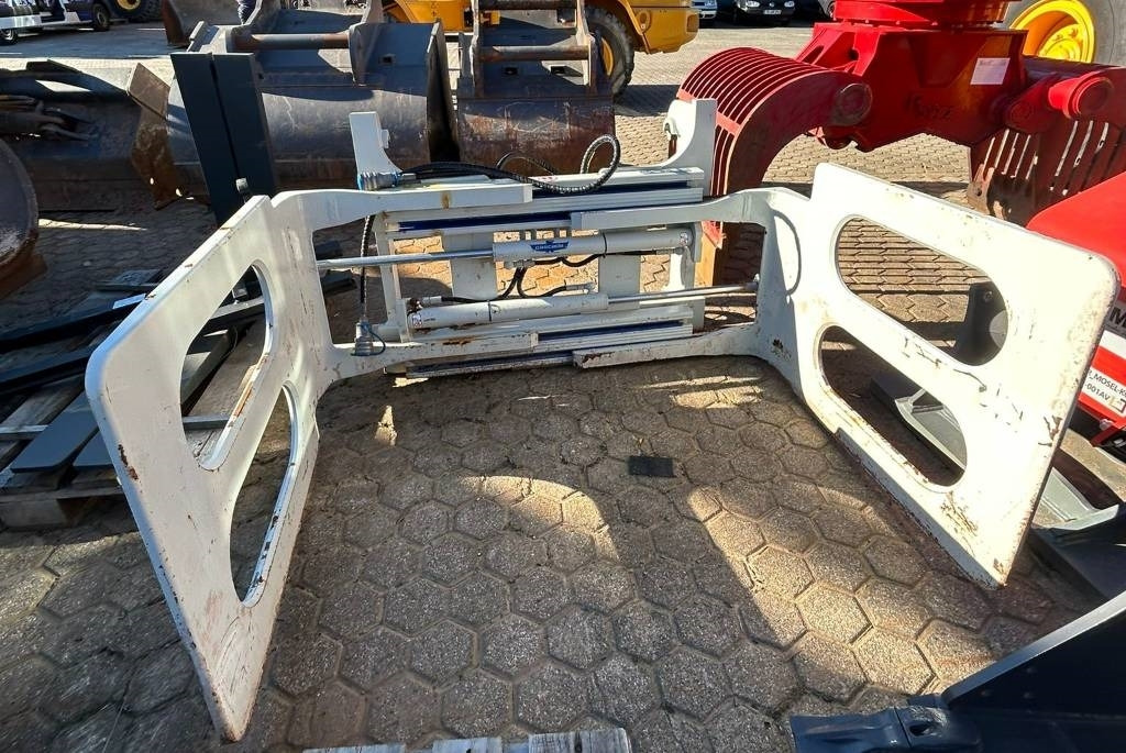 Cascade 18J-BCB-Ballenklammer für Radlader - Pinza de manipulación para Maquinaria de construcción: foto 1 Cascade 18J-BCB-Ballenklammer für Radlader - Pinza de manipulación para Maquinaria de construcción: foto 1