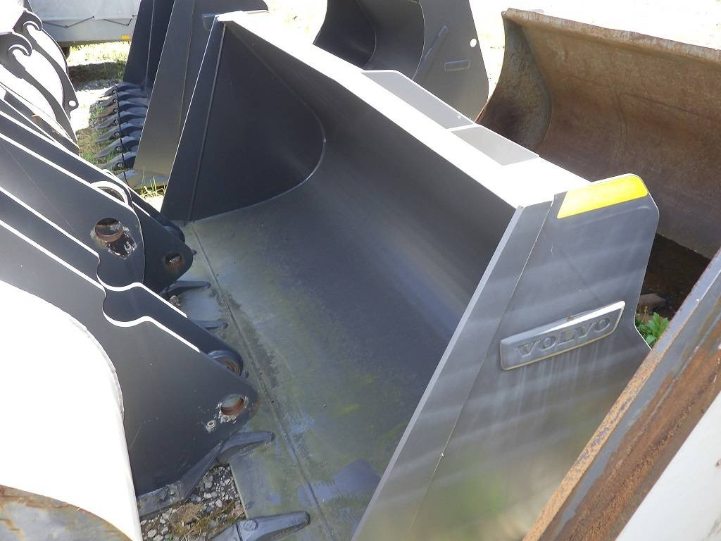 Volvo Schaufel für L60H - Cazo para Maquinaria de construcción: foto 1 Volvo Schaufel für L60H - Cazo para Maquinaria de construcción: foto 1