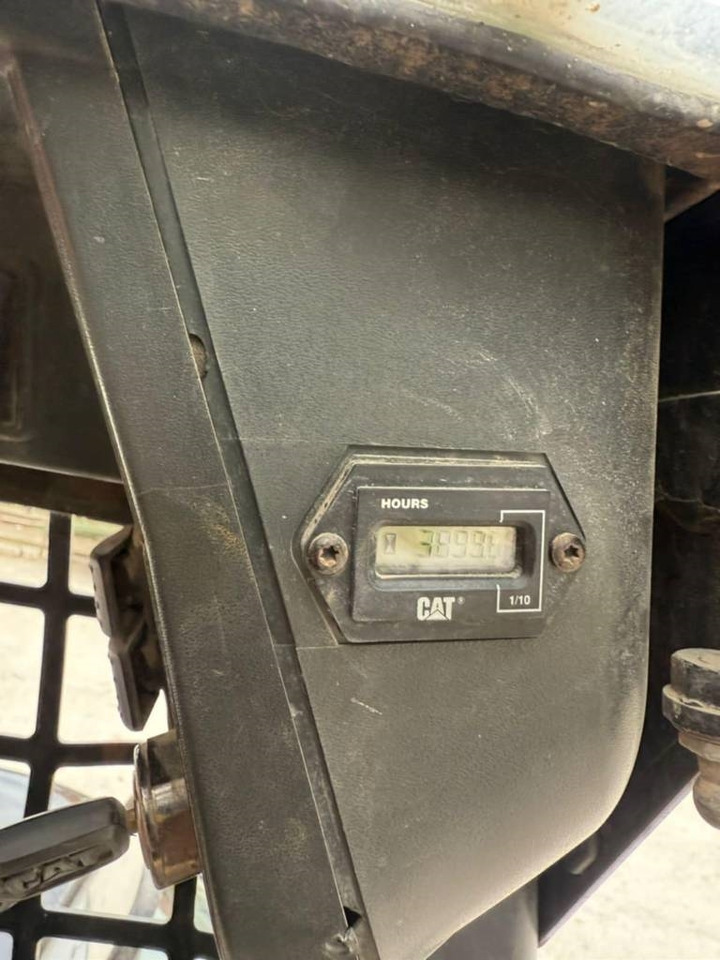 CAT 216 - Minicargadora: foto 4 CAT 216 - Minicargadora: foto 4