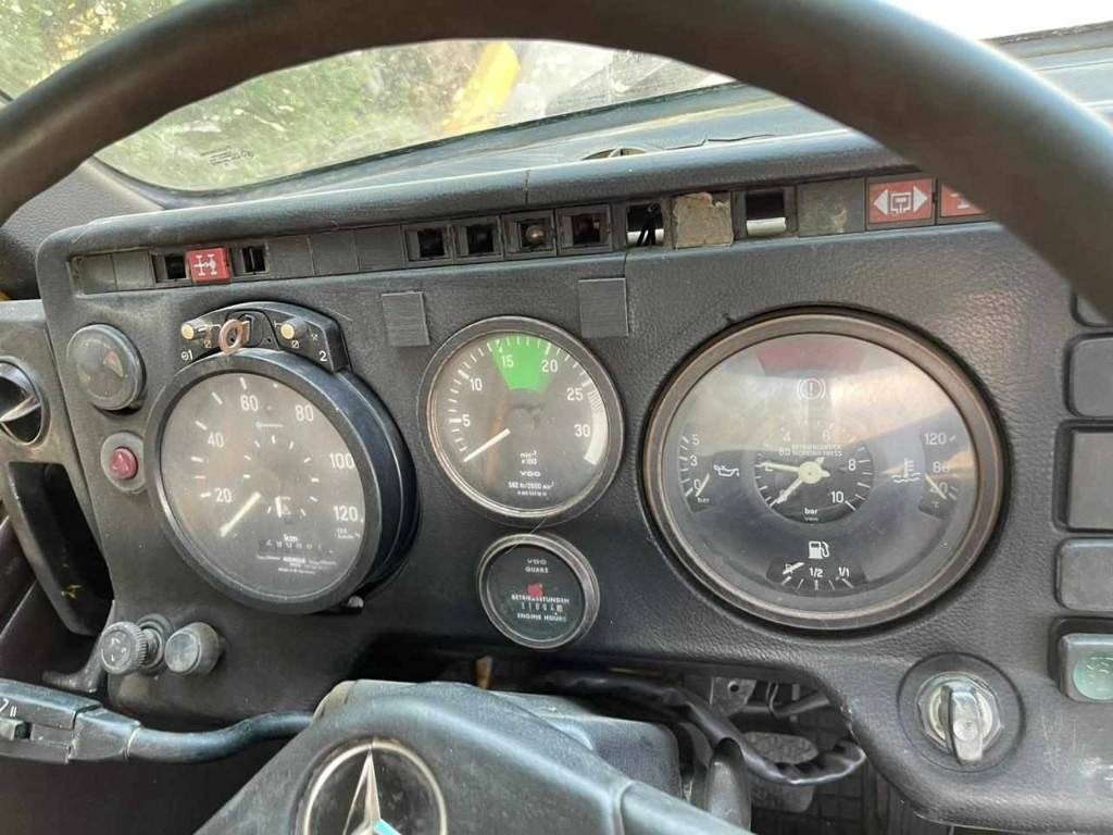 Camión hormigonera Mercedes-Benz 3229 V8 8X4: foto 7 Camión hormigonera Mercedes-Benz 3229 V8 8X4: foto 7