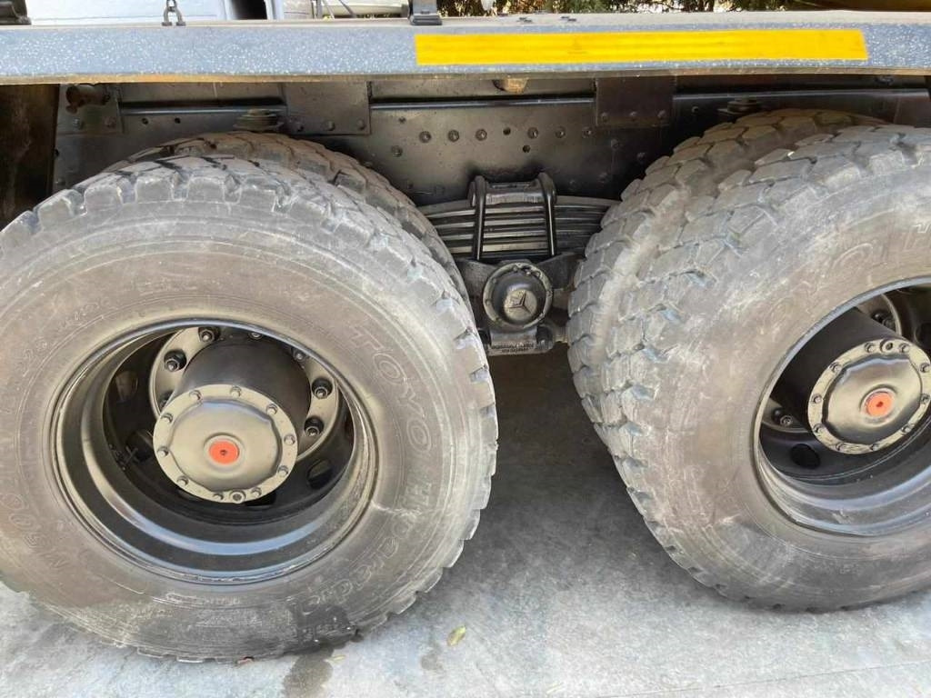 Camión hormigonera Mercedes-Benz 3229 V8 8X4: foto 8 Camión hormigonera Mercedes-Benz 3229 V8 8X4: foto 8