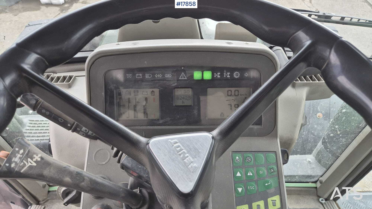 Tractor FENDT 820 VARIO TMS agricultural tractor (2011): foto 18 Tractor FENDT 820 VARIO TMS agricultural tractor (2011): foto 18