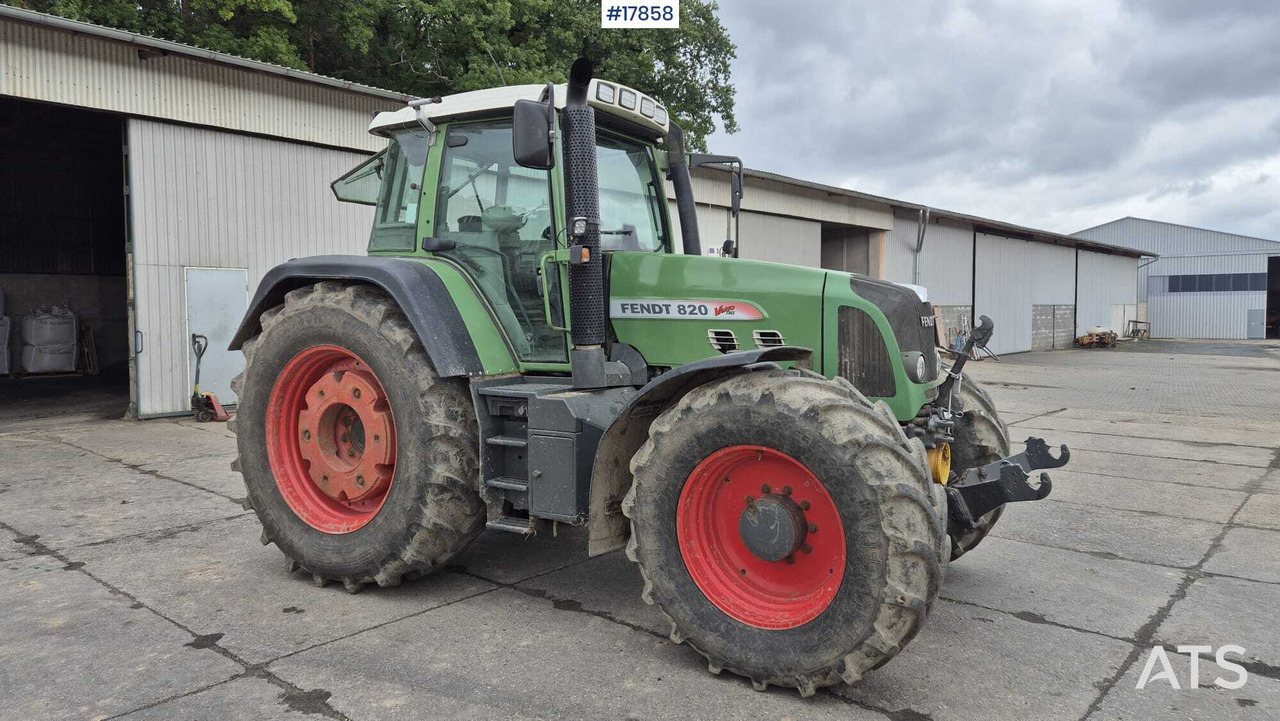 Tractor FENDT 820 VARIO TMS agricultural tractor (2011): foto 6 Tractor FENDT 820 VARIO TMS agricultural tractor (2011): foto 6
