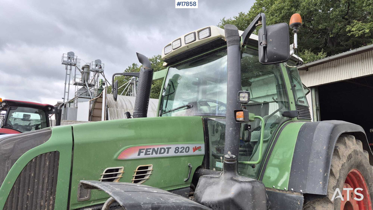 Tractor FENDT 820 VARIO TMS agricultural tractor (2011): foto 10 Tractor FENDT 820 VARIO TMS agricultural tractor (2011): foto 10