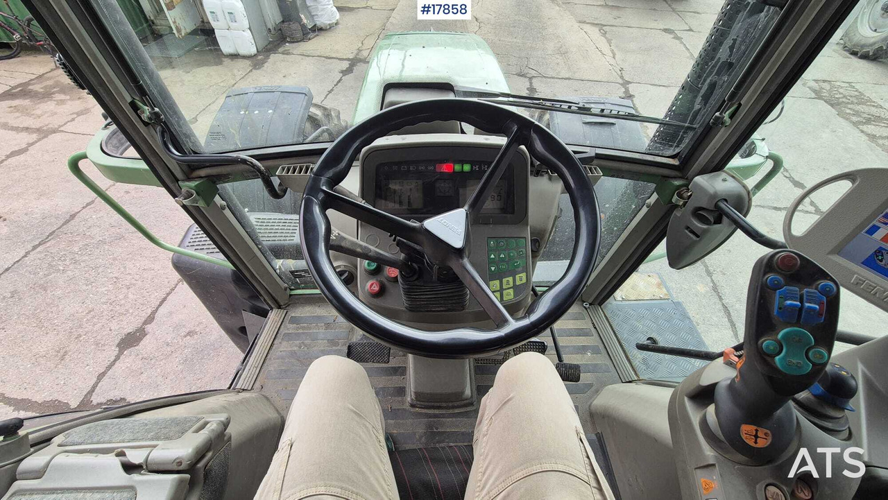 Tractor FENDT 820 VARIO TMS agricultural tractor (2011): foto 16 Tractor FENDT 820 VARIO TMS agricultural tractor (2011): foto 16