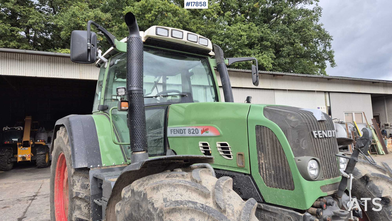 Tractor FENDT 820 VARIO TMS agricultural tractor (2011): foto 9 Tractor FENDT 820 VARIO TMS agricultural tractor (2011): foto 9