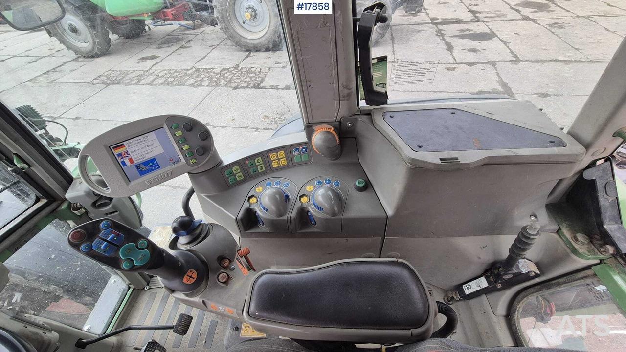 Tractor FENDT 820 VARIO TMS agricultural tractor (2011): foto 20 Tractor FENDT 820 VARIO TMS agricultural tractor (2011): foto 20