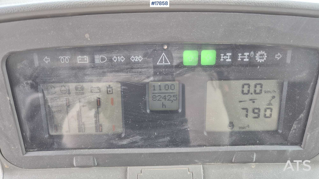 Tractor FENDT 820 VARIO TMS agricultural tractor (2011): foto 19 Tractor FENDT 820 VARIO TMS agricultural tractor (2011): foto 19