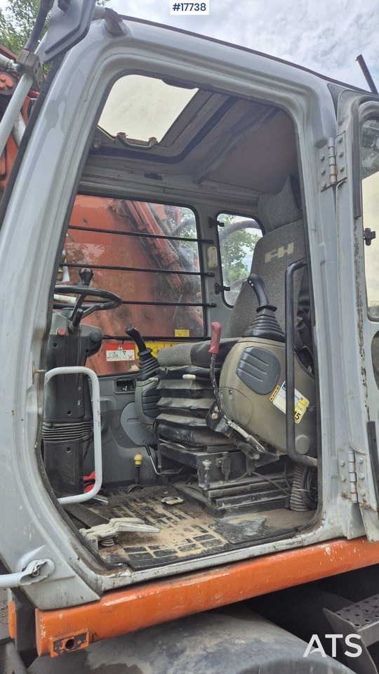 Excavadora de ruedas HITACHI EW 165W (2000) ROTOTILT Wheel Excavator: foto 18