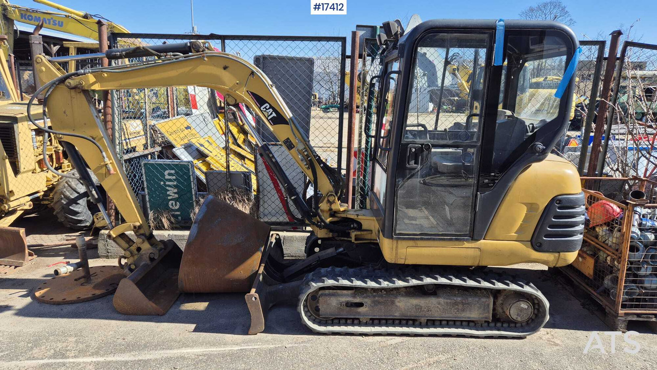 Mini excavator CATERPILLAR 302.5 (2004) two buckets, quick couplers. - Miniexcavadora: foto 2 Mini excavator CATERPILLAR 302.5 (2004) two buckets, quick couplers. - Miniexcavadora: foto 2