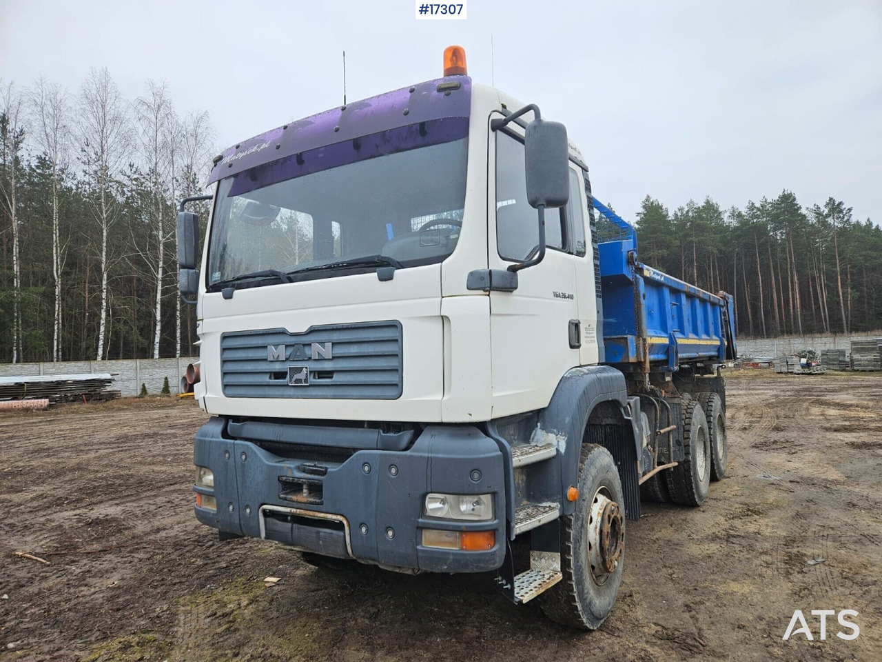 Three-axle tipper MAN TGA 26.410 FDK 6X4 (2004) - Camión volquete: foto 1 Three-axle tipper MAN TGA 26.410 FDK 6X4 (2004) - Camión volquete: foto 1