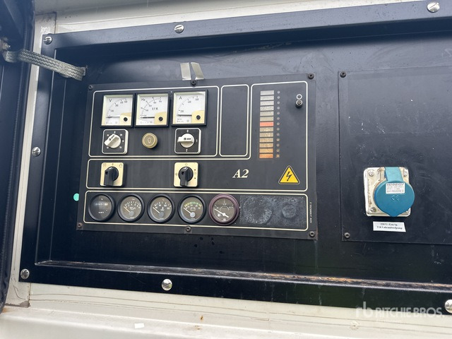 1998 Sdmo GS400 IV A 400 kVA Generator Set - Generador industriale: foto 5 1998 Sdmo GS400 IV A 400 kVA Generator Set - Generador industriale: foto 5