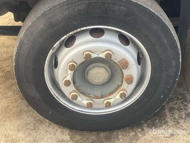 2002 Volvo FM280 4x2 Sleeper Flatbed Truck - Camión caja abierta: foto 5 2002 Volvo FM280 4x2 Sleeper Flatbed Truck - Camión caja abierta: foto 5