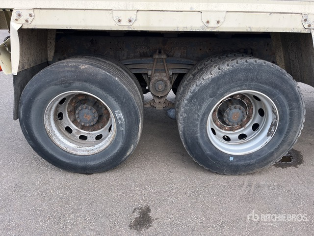 2010 Volvo FM420 8x4 Sleeper Tri/A Dump Truck - Camión volquete: foto 5 2010 Volvo FM420 8x4 Sleeper Tri/A Dump Truck - Camión volquete: foto 5