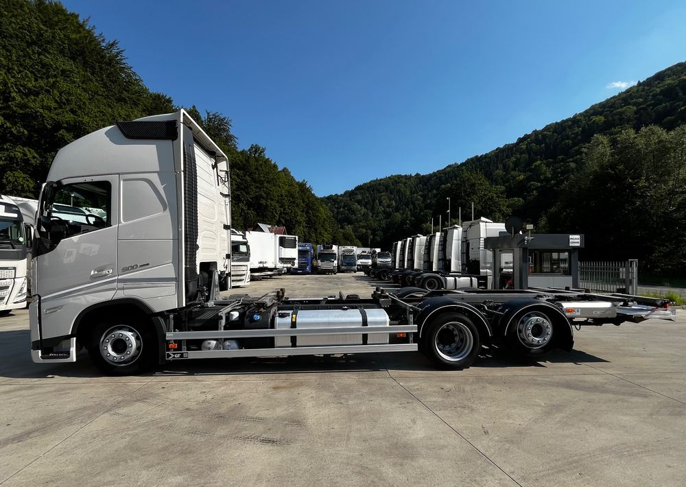 Volvo FH500 BDF 6x2 // Dolny zaczep // Euro 6 motor ! // New Face // XXL Cab // - Camión chasis: foto 3 Volvo FH500 BDF 6x2 // Dolny zaczep // Euro 6 motor ! // New Face // XXL Cab // - Camión chasis: foto 3