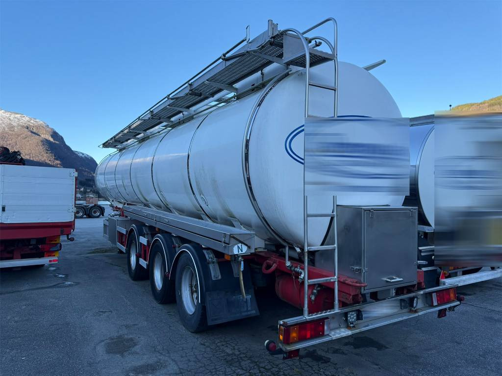 Annet Schrader tank trailer 32 m2 - Semirremolque cisterna: foto 4 Annet Schrader tank trailer 32 m2 - Semirremolque cisterna: foto 4