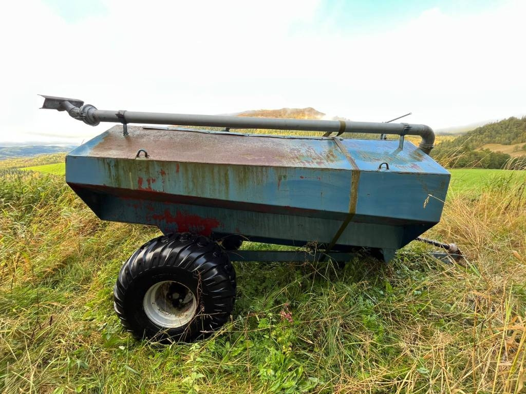 GB 4.8 Guffen Fertilizer Spreader - Cuba de purín: foto 1 GB 4.8 Guffen Fertilizer Spreader - Cuba de purín: foto 1