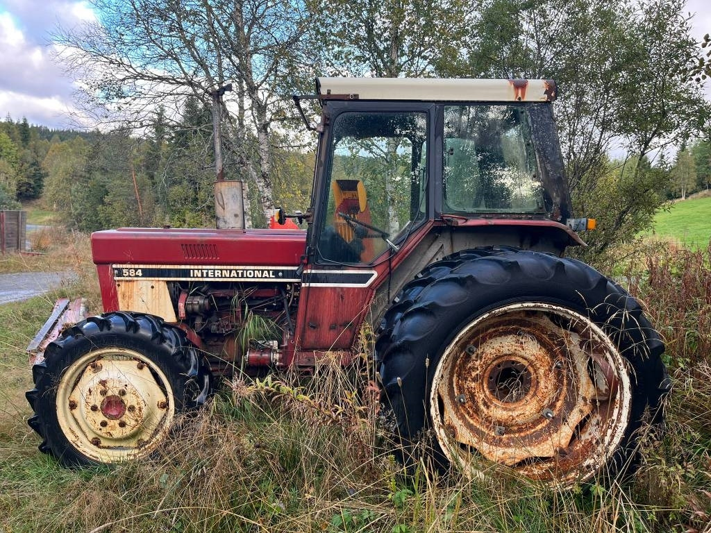 International Harvester 584 4WD - Tractor: foto 2 International Harvester 584 4WD - Tractor: foto 2