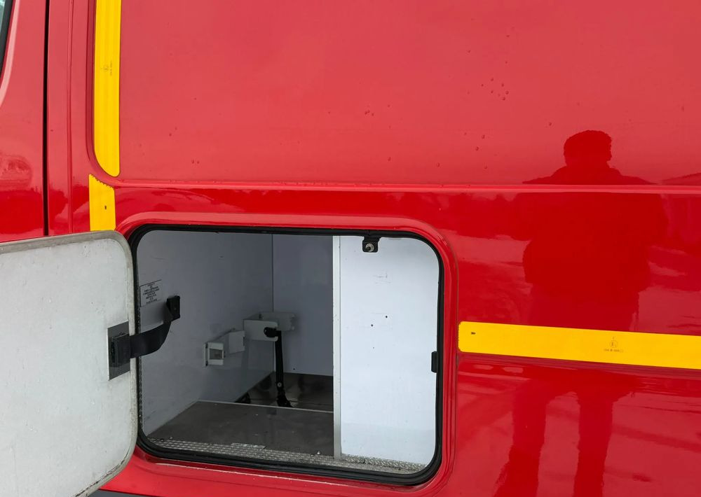 Ambulancia Renault Master: foto 18