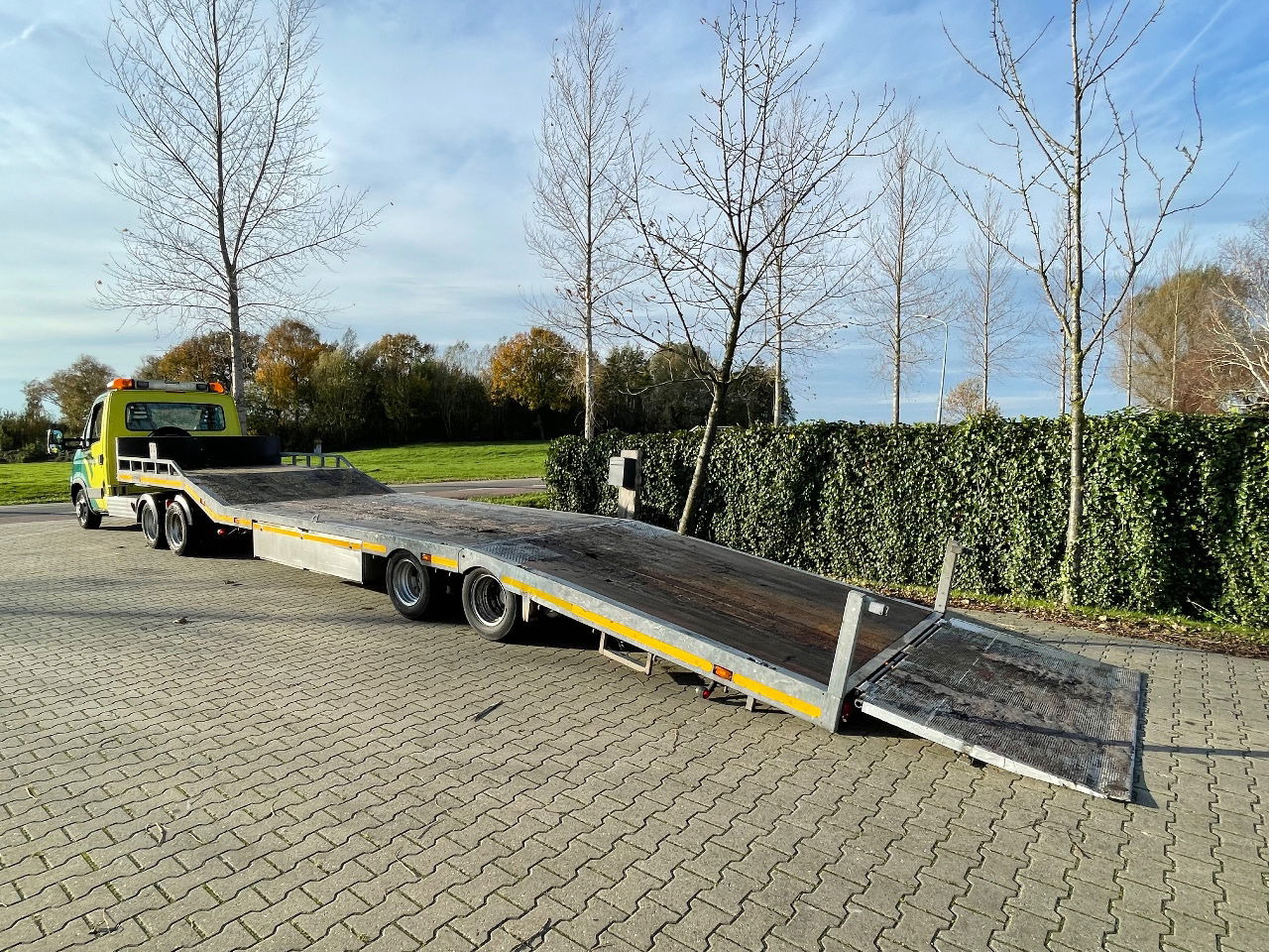 Iveco Daily 35C18 - Cabeza tractora BE, Semirremolque portavehículos: foto 3 Iveco Daily 35C18 - Cabeza tractora BE, Semirremolque portavehículos: foto 3