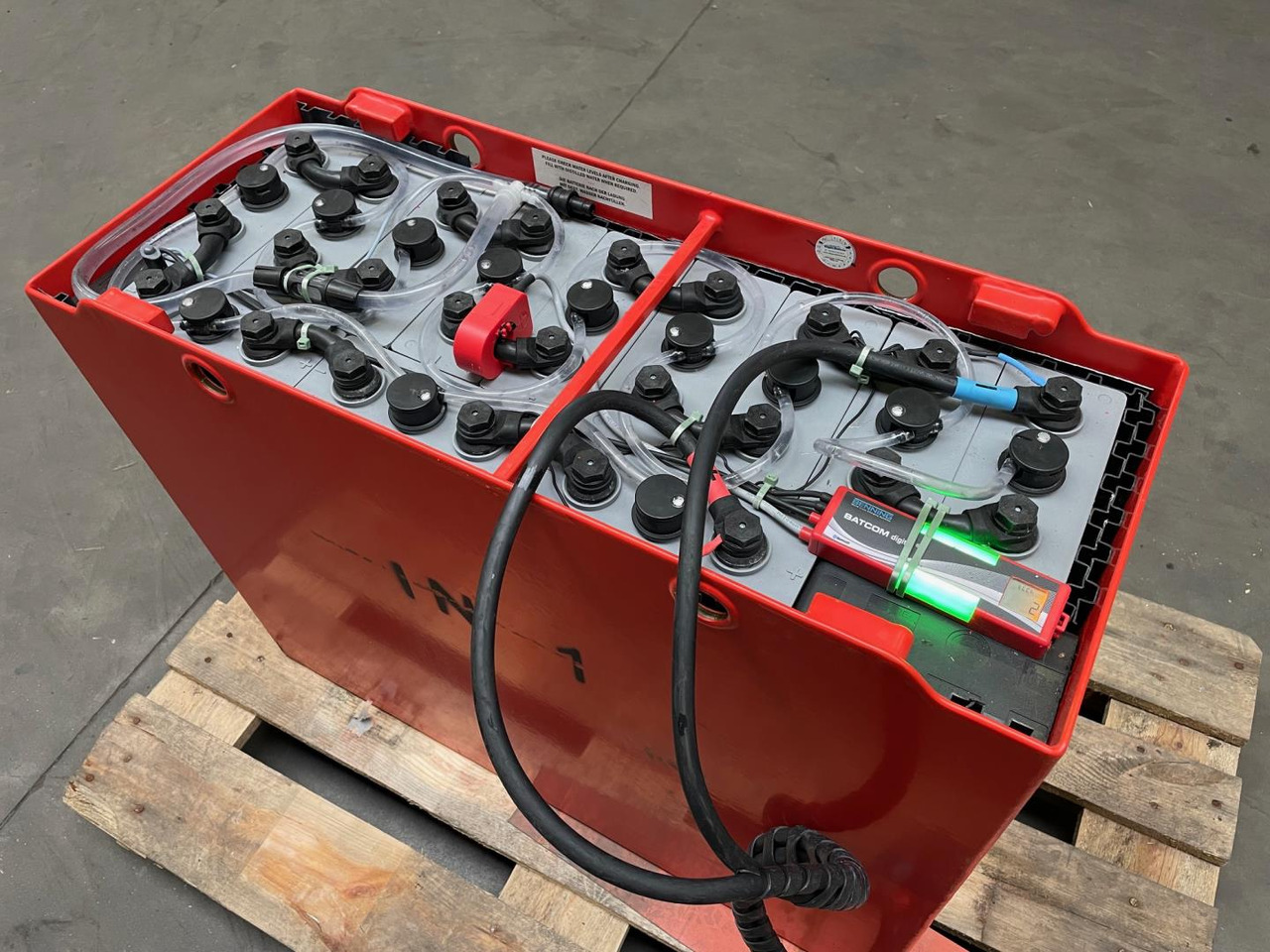 24V 4 PZS 500 - Acumulador para Equipo de manutención: foto 1 24V 4 PZS 500 - Acumulador para Equipo de manutención: foto 1