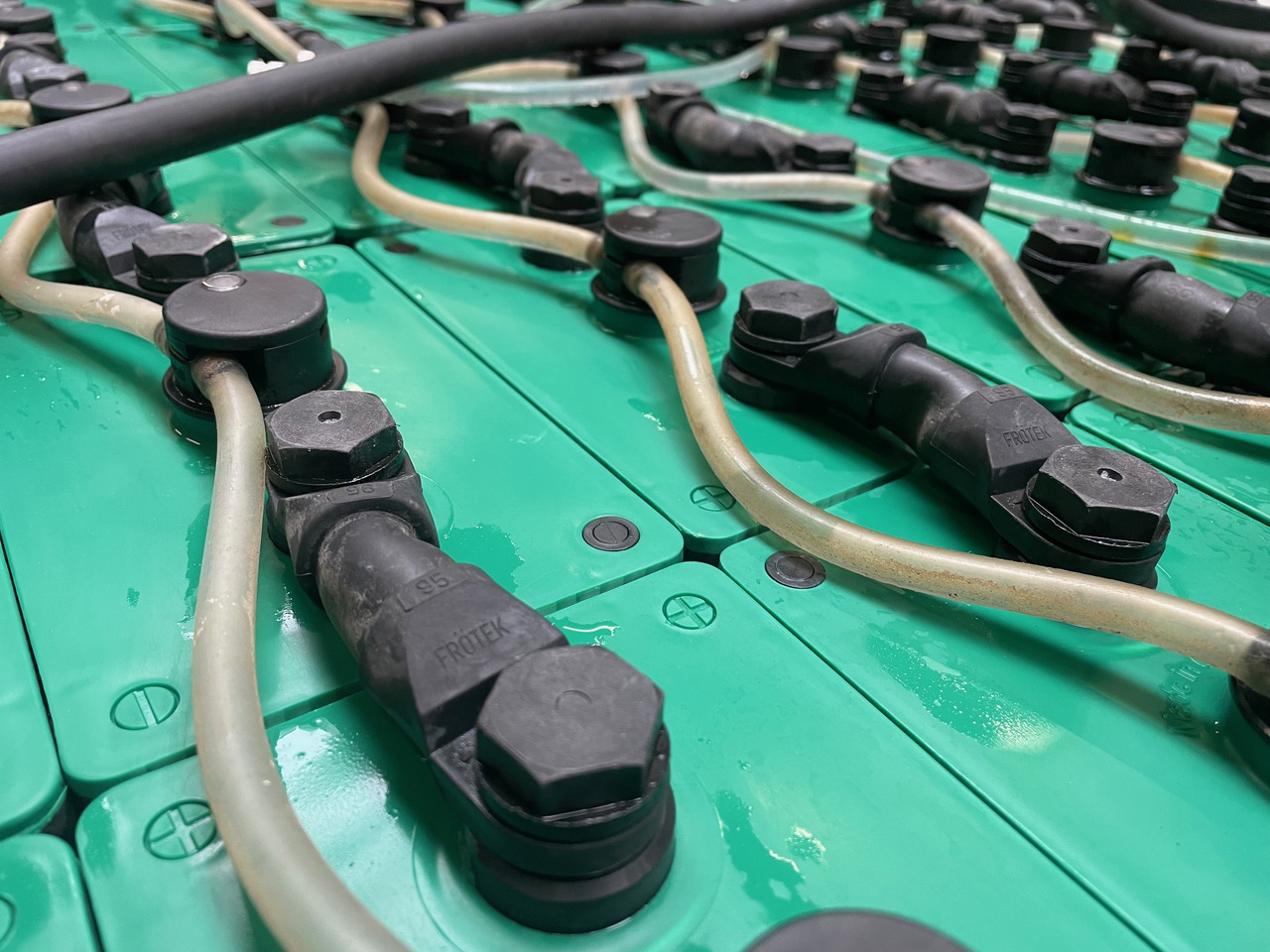 Hoppecke 80V 6 HPZS 930 - Acumulador para Equipo de manutención: foto 3 Hoppecke 80V 6 HPZS 930 - Acumulador para Equipo de manutención: foto 3