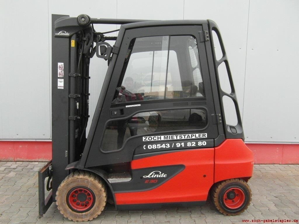 Linde E30-01-387 - Carretilla elevadora eléctrica: foto 1 Linde E30-01-387 - Carretilla elevadora eléctrica: foto 1