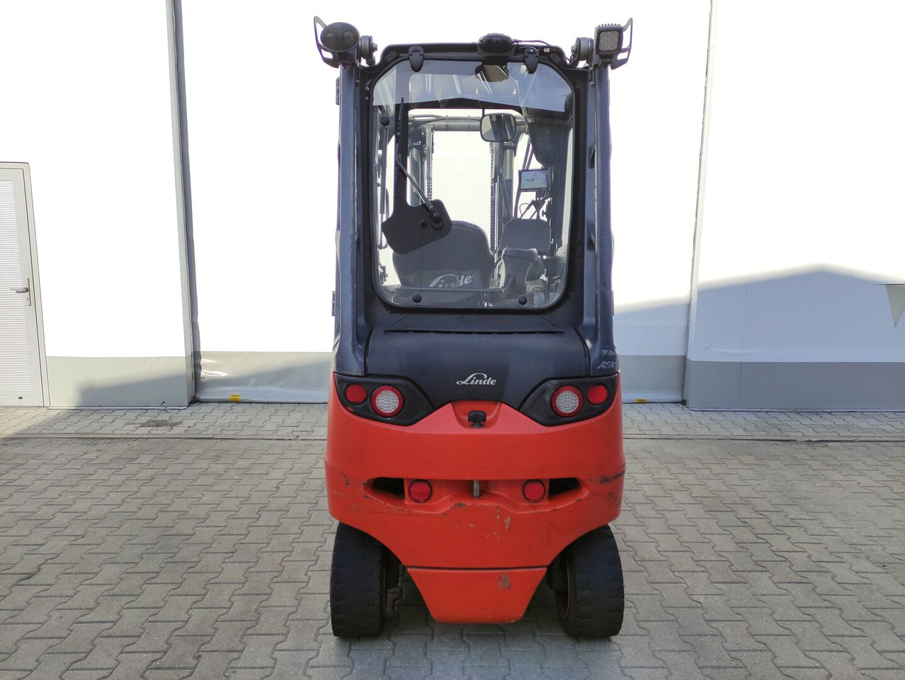 Linde E30H-01-600-387 - Carretilla elevadora eléctrica: foto 4 Linde E30H-01-600-387 - Carretilla elevadora eléctrica: foto 4
