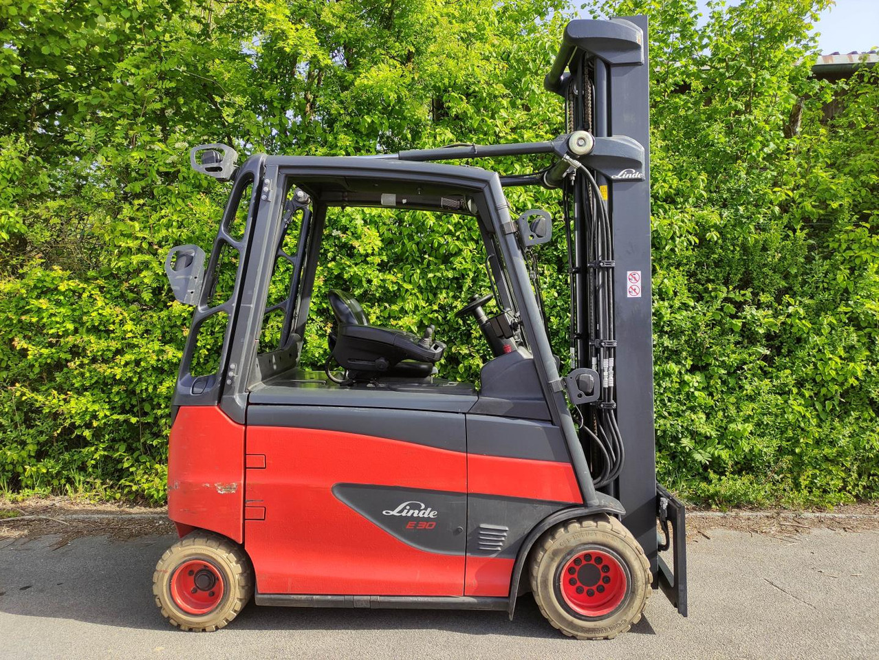 Linde E30HL-01/600-387 - Carretilla elevadora eléctrica: foto 2 Linde E30HL-01/600-387 - Carretilla elevadora eléctrica: foto 2