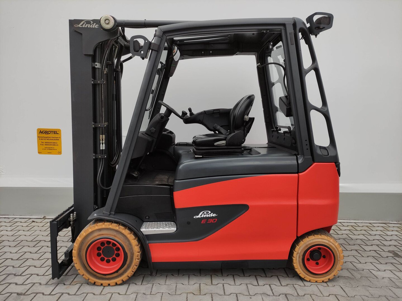 Linde E30HL-01/600-387 (M) - Carretilla elevadora eléctrica: foto 1 Linde E30HL-01/600-387 (M) - Carretilla elevadora eléctrica: foto 1