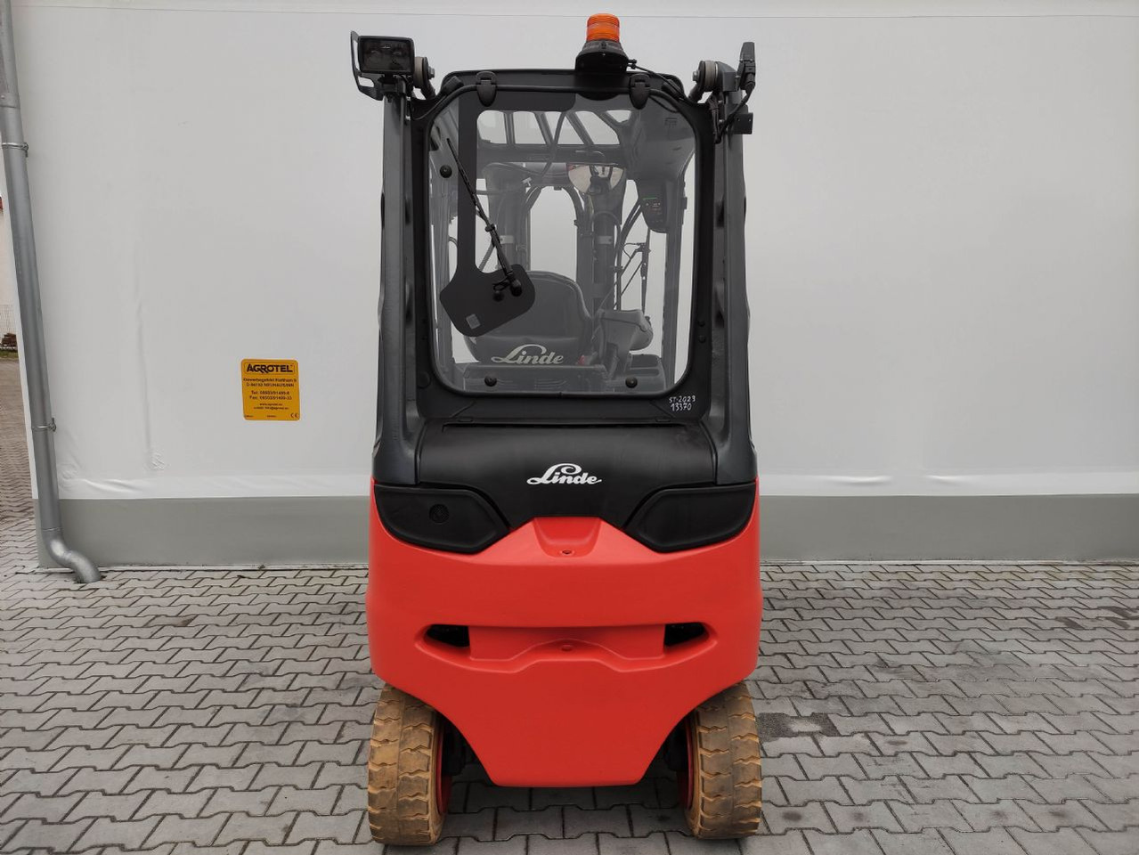 Linde E30HL-01/600-387 (M) - Carretilla elevadora eléctrica: foto 4 Linde E30HL-01/600-387 (M) - Carretilla elevadora eléctrica: foto 4