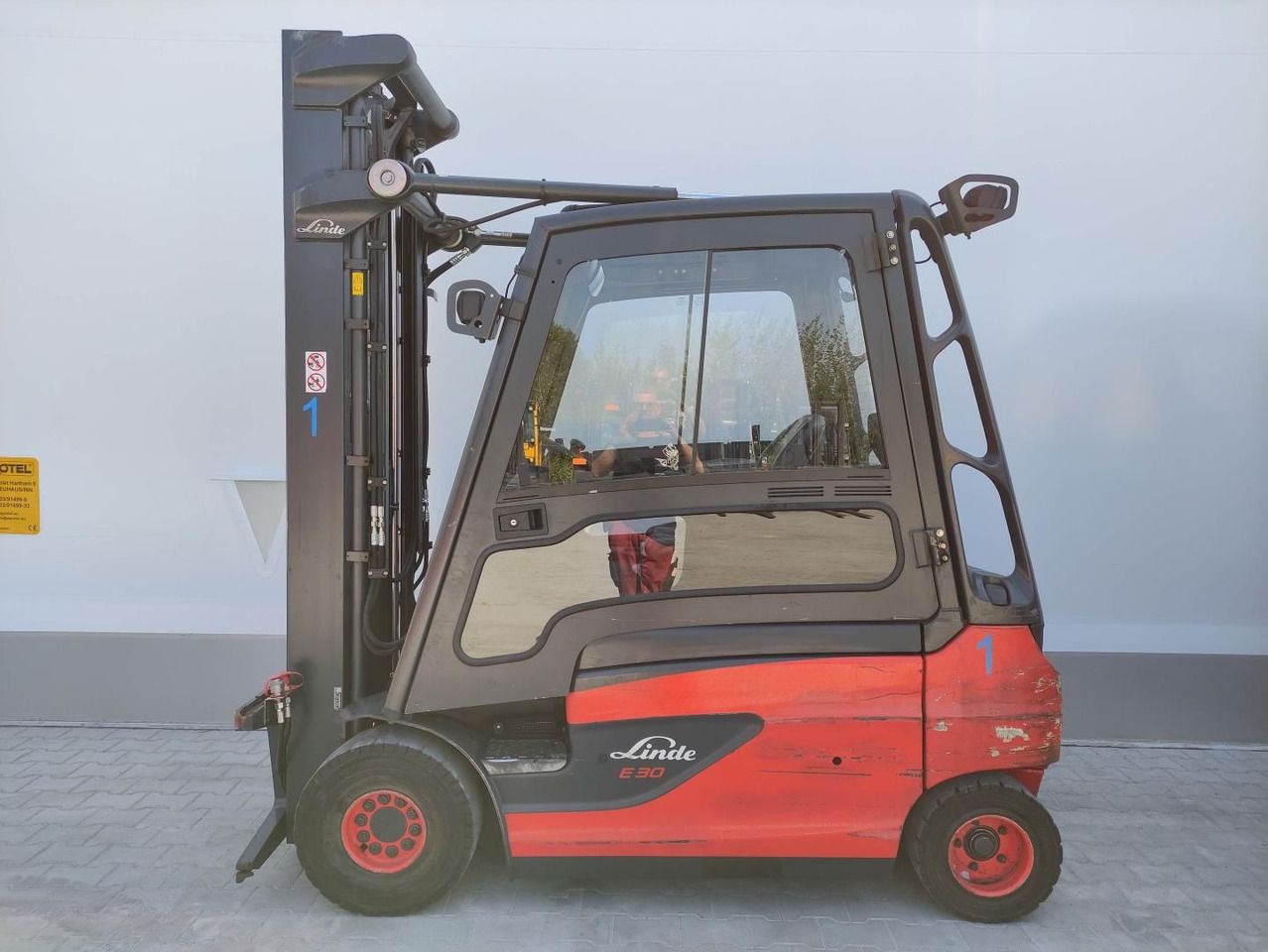 Linde E30L-01-387 - Carretilla elevadora eléctrica: foto 1 Linde E30L-01-387 - Carretilla elevadora eléctrica: foto 1