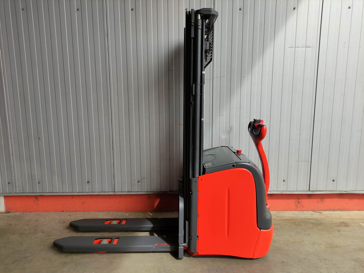 Linde L16-372 (LACK NEU) - Apilador: foto 1 Linde L16-372 (LACK NEU) - Apilador: foto 1