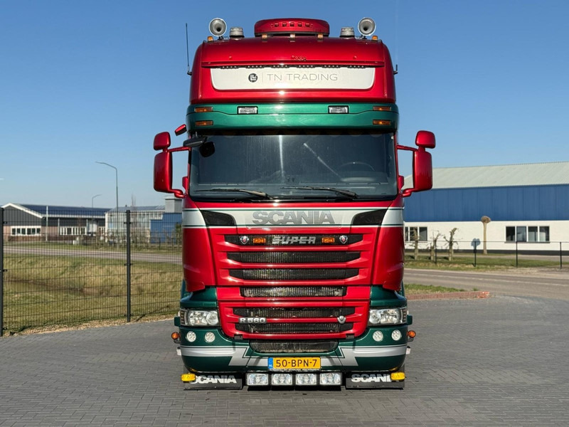 Scania R560 V8 SHOW TRUCK, INTERIOR, FULL AIR, LIKE NEW. - Cabeza tractora: foto 2 Scania R560 V8 SHOW TRUCK, INTERIOR, FULL AIR, LIKE NEW. - Cabeza tractora: foto 2