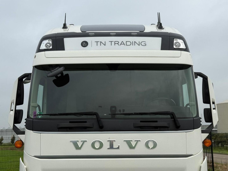 Volvo FH 13.460XL Turbocompound, leer, vollucht, 2 tanks, dubbel glas, vol spoiler. - Cabeza tractora: foto 4 Volvo FH 13.460XL Turbocompound, leer, vollucht, 2 tanks, dubbel glas, vol spoiler. - Cabeza tractora: foto 4