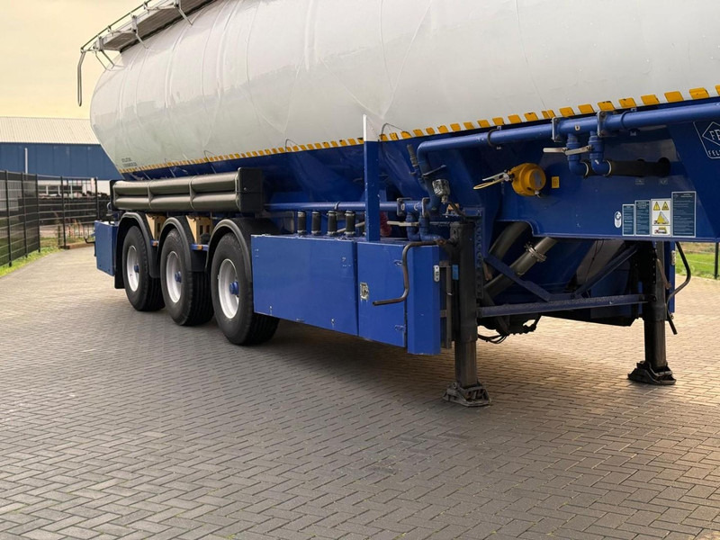 Feldbinder FFB 68M3, 7 VAKKEN, HOLLAND TRAILER, STEERING. - Semirremolque cisterna: foto 2 Feldbinder FFB 68M3, 7 VAKKEN, HOLLAND TRAILER, STEERING. - Semirremolque cisterna: foto 2