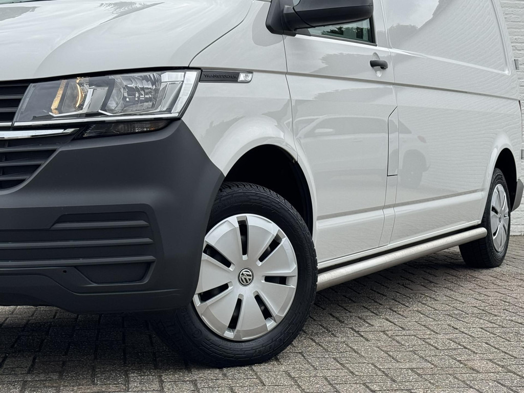 Volkswagen Transporter-2.0 TDI L2H1 28 Comfortline Navigatie Trekhaak Carplay Cruise Airco Lat om lat 4 Seizoenen banden - Furgón: foto 3 Volkswagen Transporter-2.0 TDI L2H1 28 Comfortline Navigatie Trekhaak Carplay Cruise Airco Lat om lat 4 Seizoenen banden - Furgón: foto 3