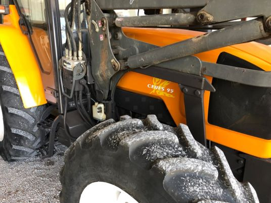 Renault CERES 95 X TRACTEUR + CHARGEUR MX80 - Tractor: foto 5 Renault CERES 95 X TRACTEUR + CHARGEUR MX80 - Tractor: foto 5