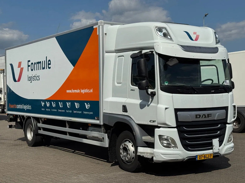 DAF CF 260 4x2 Gesloten Opbouw / Euro 6 / Laadklep / Apk! - Camión caja cerrada: foto 2 DAF CF 260 4x2 Gesloten Opbouw / Euro 6 / Laadklep / Apk! - Camión caja cerrada: foto 2