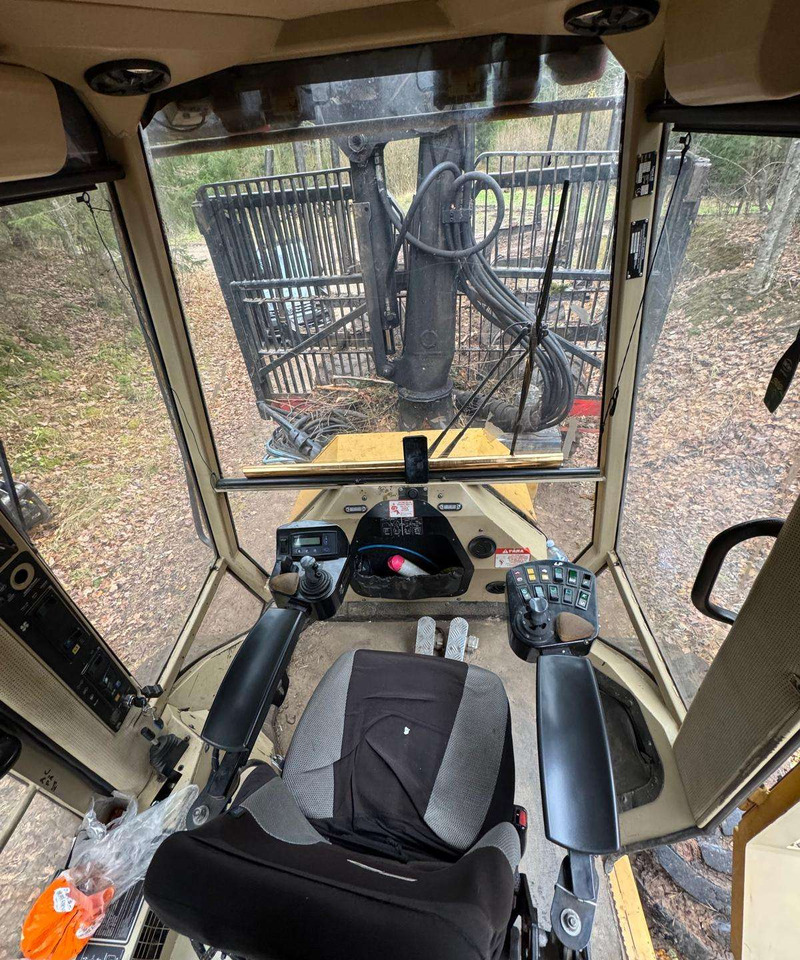 Autocargador Tigercat 1075: foto 12