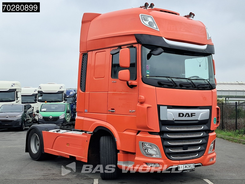 DAF XF 530 4X2 SSC Retarder 2x Tanks Standklima ACC Navi LED - Cabeza tractora: foto 3 DAF XF 530 4X2 SSC Retarder 2x Tanks Standklima ACC Navi LED - Cabeza tractora: foto 3