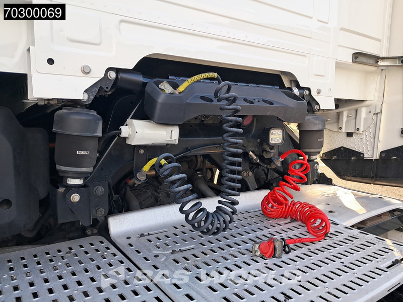 DAF XG 4X2 Retarder 2xTanks ACC LED Standklima Euro 6 - Cabeza tractora: foto 5 DAF XG 4X2 Retarder 2xTanks ACC LED Standklima Euro 6 - Cabeza tractora: foto 5