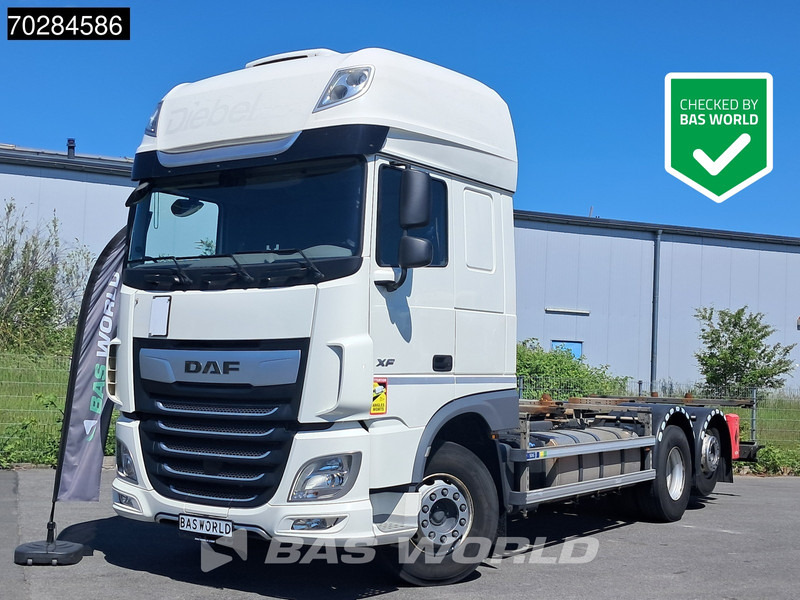 DAF XF 450 6X2 SSC Retarder 2x Tanks Liftachse Standklima LED ACC - Camión portacontenedore/ Intercambiable: foto 1 DAF XF 450 6X2 SSC Retarder 2x Tanks Liftachse Standklima LED ACC - Camión portacontenedore/ Intercambiable: foto 1