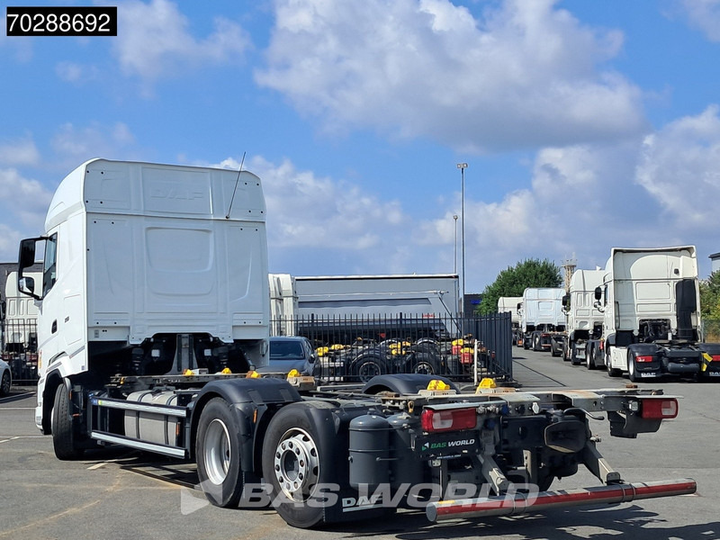 DAF XG 480 6X2 BDF 2xTanks Lift+lenkasche Automatic ACC LED Euro 6 - Camión portacontenedore/ Intercambiable: foto 2 DAF XG 480 6X2 BDF 2xTanks Lift+lenkasche Automatic ACC LED Euro 6 - Camión portacontenedore/ Intercambiable: foto 2