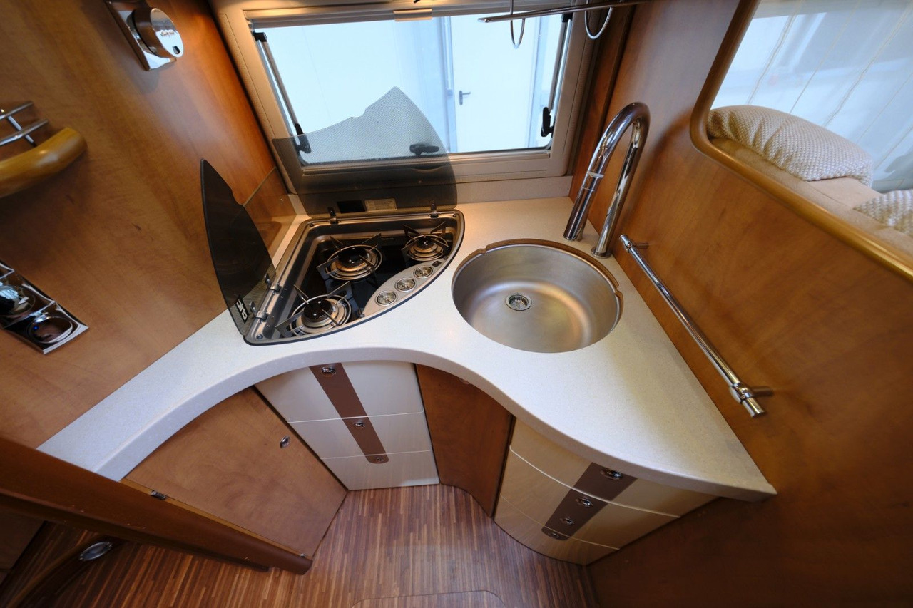 Autocaravana integral Carthago Chic-C-Line I 5.0/Queensbett+Hubbett/Klima/Solar: foto 12