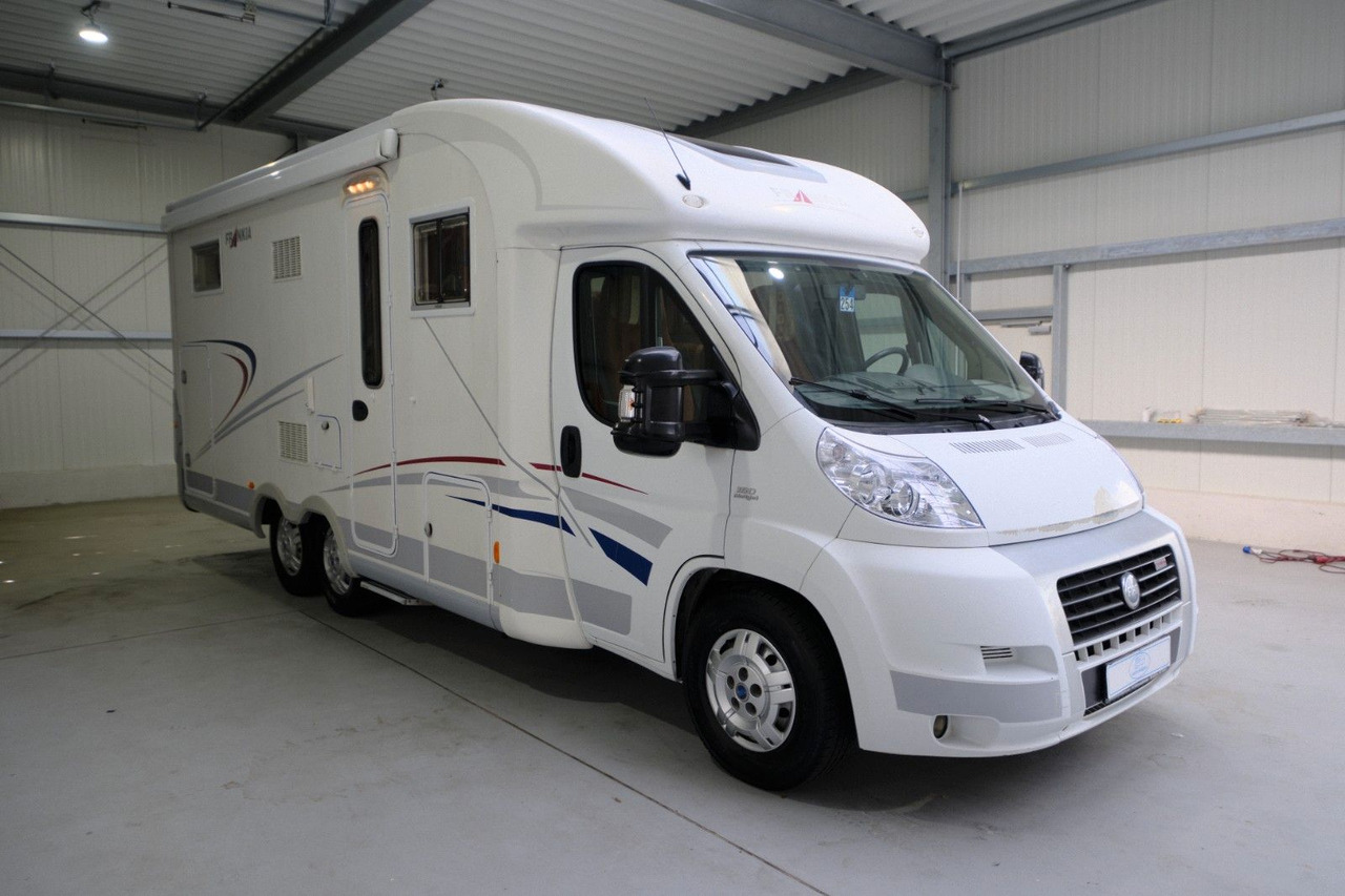 Frankia T 740 BD/Festbett/Garage/Klima/Solar/158 PS - Autocaravana perfilada: foto 2 Frankia T 740 BD/Festbett/Garage/Klima/Solar/158 PS - Autocaravana perfilada: foto 2