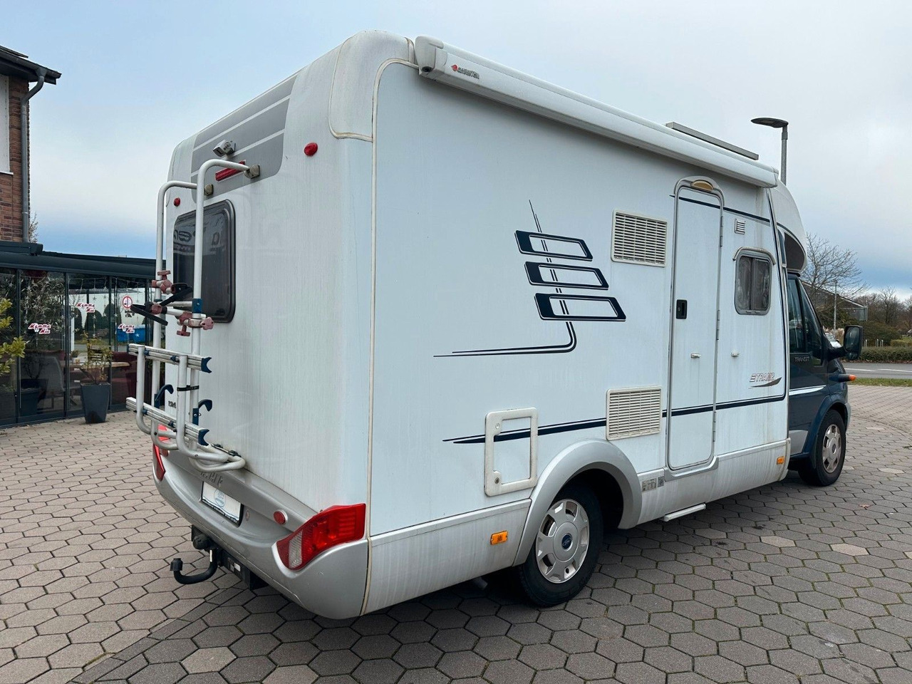 HYMER / ERIBA / HYMERCAR TRAMP T 572 CL/Festbett/Klima/Markise HYMER / ERIBA / HYMERCAR TRAMP T 572 CL/Festbett/Klima/Markise - Autocaravana perfilada: foto 4 HYMER / ERIBA / HYMERCAR TRAMP T 572 CL/Festbett/Klima/Markise HYMER / ERIBA / HYMERCAR TRAMP T 572 CL/Festbett/Klima/Markise - Autocaravana perfilada: foto 4