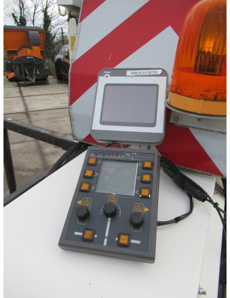 NIDO STRATOS B08-24 PALN Rotopower 0,8m3 + 350L. Salzstreuer Saltspreader Zoutstrooier - Esparcidor de sal: foto 4 NIDO STRATOS B08-24 PALN Rotopower 0,8m3 + 350L. Salzstreuer Saltspreader Zoutstrooier - Esparcidor de sal: foto 4