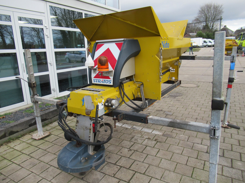 NIDO Stratos B08-18 PALN HYDRO Kort 0,8m3 + 250L Geen bedienkast nog ! - Esparcidor de sal: foto 3 NIDO Stratos B08-18 PALN HYDRO Kort 0,8m3 + 250L Geen bedienkast nog ! - Esparcidor de sal: foto 3